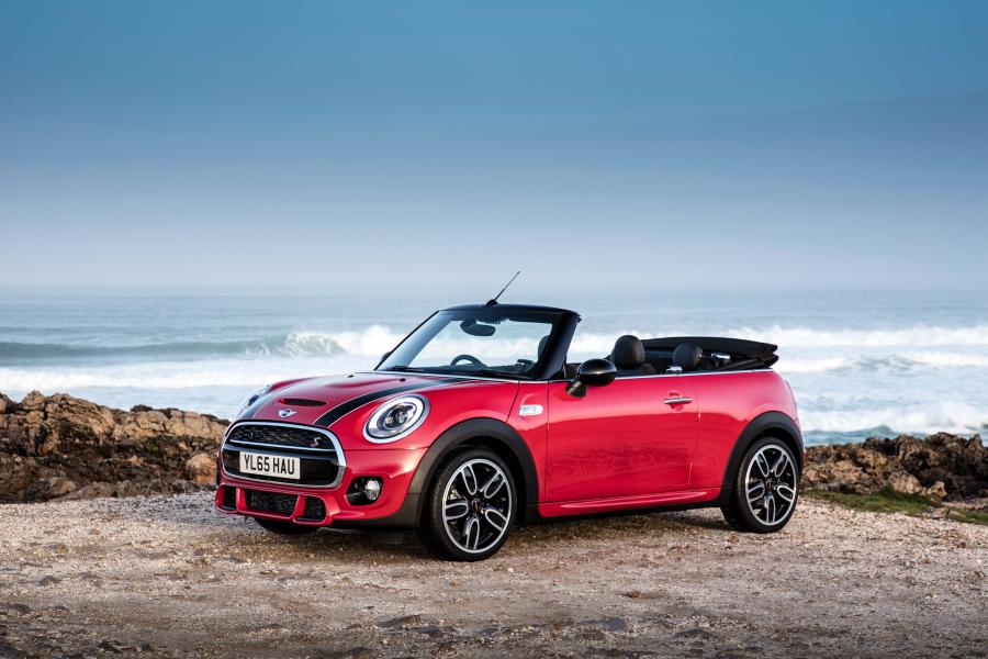  Mini Cooper S Cabrio JCW Package 2015 года  (UK) (фото 14 из 30)